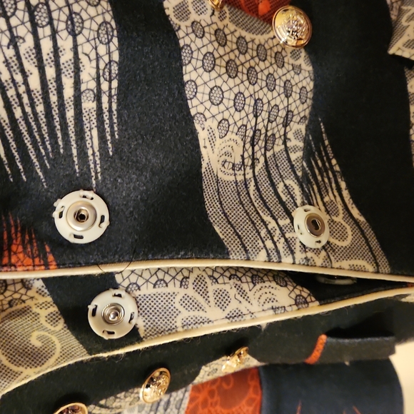 Button Down Collared Jacket - Picture 5 of 8